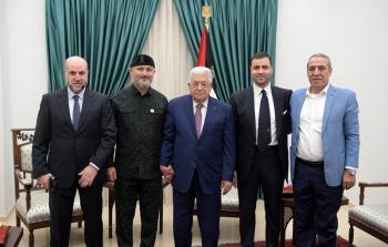 الرئيس عباس يستقبل مستشار الرئيس الشيشاني