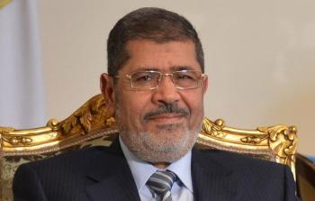الرئيس المصري السابق محمد مرسي سيواجه سلفه حسني مبارك -صورة ارشيفية-