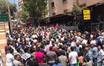 الاف الفلسطينيين يشاركون في مسيرات غاضبة بلبنان
