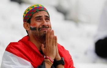 أحد المشجعين المصريين يبكي بعد الخسارة أمام السعودية في مونديال روسيا