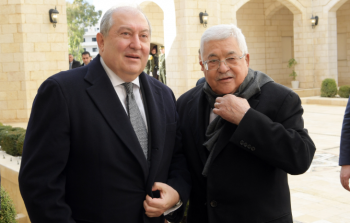 الرئيس محمود عباس يلتقي نظيره الأرميني