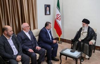 وفد حماس برئاسة العاروري خلال لقاء علي الخامنئي في ايران