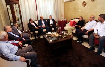 رئيس المكتب السياسي لحركة حماس اسماعيل هنية يزور القيادي بفتح فيصل أبو شهلا