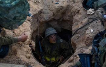 جندي إسرائيلي داخل نفق للمقاومة الفلسطينية في غزة -ارشيف-