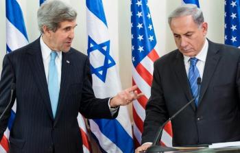 بنيامين نتنياهو - رئيس الوزراء الاسرائيلي وجون كيري وزير الخارجية الأمريكي الأسبق