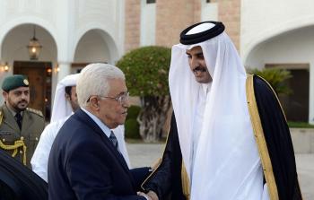 الرئيس عباس وأمير قطر في الدوحة