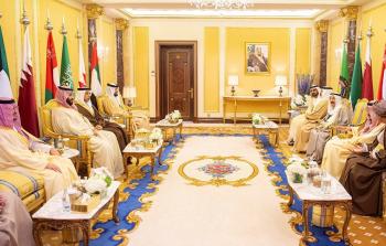 وفد قطري رسمي يصل السعودية تزامنا مع 
