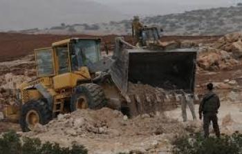 مستوطنون يجددون أعمال التجريف جنوب بيت لحم