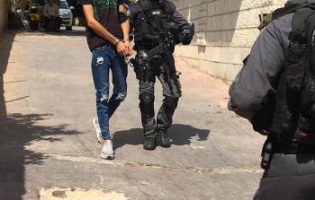 قوات الاحتلال الإسرائيلي تعتقل مواطنا