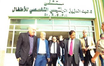 كتلة فتح برئاسة دحلان تواصل حملة سواعد الخير بتقديم أجهزة مختبر لمرضى السرطان لمستشفى الرنتيسي 