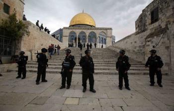 قوات الاحتلال الإسرائيلي تتجول بالمسجد الأقصى