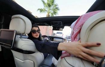 المرأة السعودية تقود السيارة لأول مرة في التاريخ