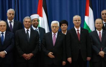 الرئيس محمود عباس مع حكومة الوفاق الوطني - توضيحية