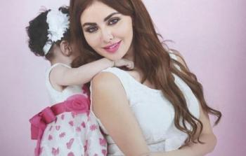 مريم حسين وطفلتها أميرة