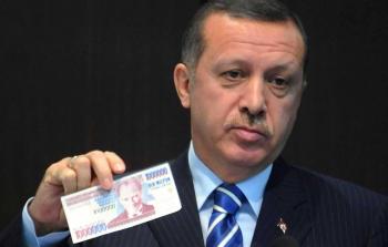 الليرة التركية تسجل هبوطاً مفاجئاً مع اعلان نتائج الانتخابات المحلية