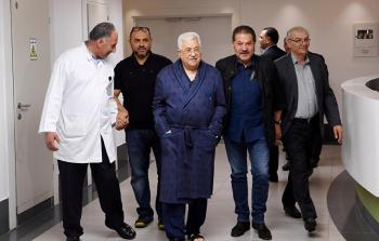 الرئيس الفلسطيني محمود عباس في المستشفى الاستشاري في رام الله العام الماضي