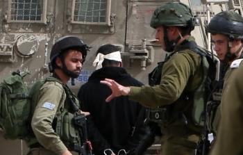 قوات الاحتلال تعتقل 10 مواطنين في أنحاء متفرقة بالضفة 