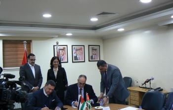 توقيع اتفاقية لزيادة الطاقة الكهربائية من الأردن إلى فلسطين