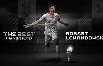 الفائز بجائزة أفضل لاعب في العالم لعام 2020 روبرت ليفاندوفسكي