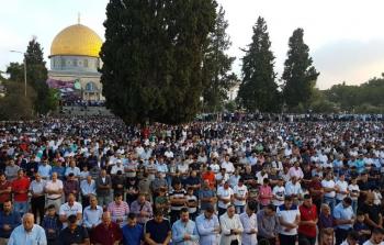 مئة ألف فلسطيني يؤدون صلاة عيد الأضحى في المسجد الأقصى