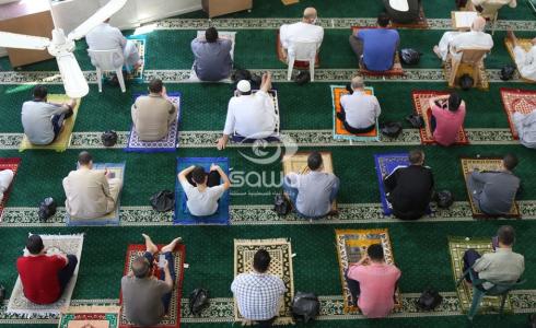  أداء صلاة الجمعة في غزة