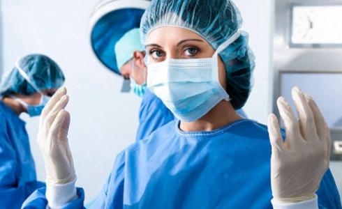 الطبيبات أمهر من الرجال في إجراء العمليات الجراحية!