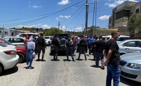 قوات الاحتلال تداهم منزل الشيخ عكرمة صبري