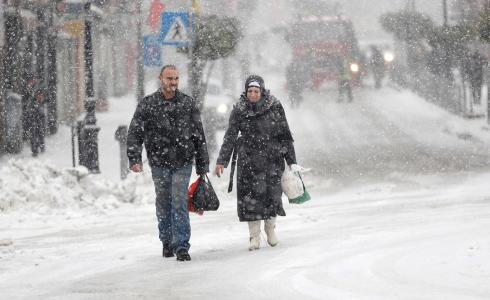 طقس فلسطين يتعرض لجبهة عاصفة وباردة وموجة صقيع