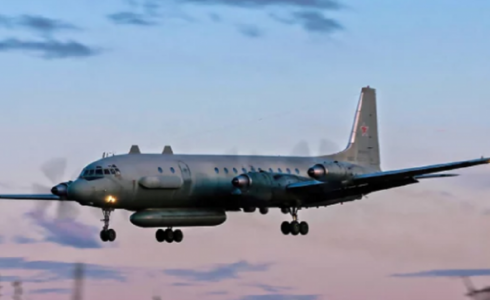 طائرة ضخمة - تعبيرية