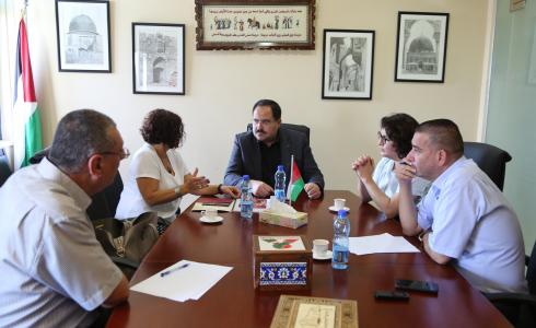 التربية والتعليم تبحث مع مسرح عشتار تعزيز الفن المسرحي في المدارس