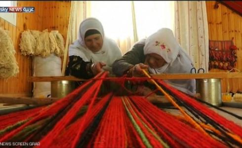 الغزل.. مصدر رزق لفلسطينيات