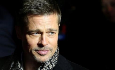 يطالب براد بيت برعاية مشتركة مع جولي لأطفاله الستة