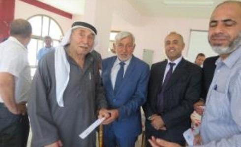 تسليم الدفعات مالية