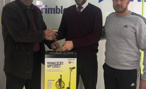 جانب من تسليم جهاز أكسيس للإتحاد