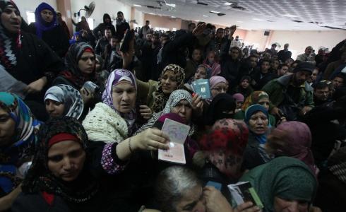 مسافرون على معبر رفح البري