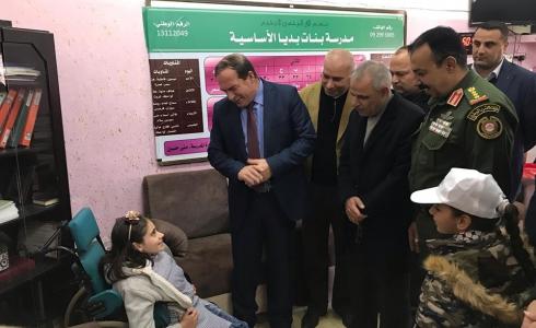 تسليم مكرمة رئاسية للطالبة ربا عودة