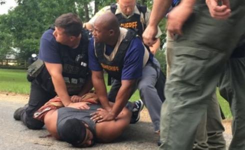 منفذ الهجوم بعد اعتقاله- تويتر