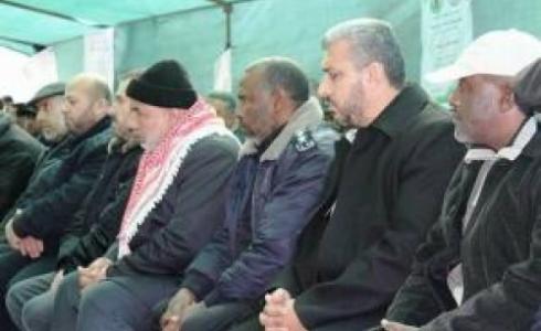 جانب من تقديم واجب العزاء