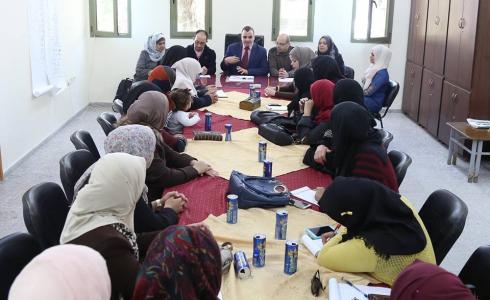 جمعية المرأة العاملة بالتعاون مع بلدية خانيونس تشكل مجلس ظل