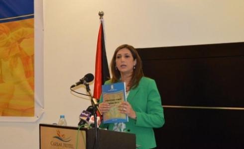 علا عوض تعلن نتائج مسح الشباب الفلسطيني