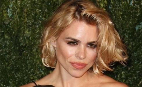 كشفت بايبر أيضا أنها عادت مجددا للعمل مع الكاتبة لوسي بريبل، مؤلفة بل دو جور