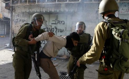 الاحتلال يعتقل شاباً فلسطينياً