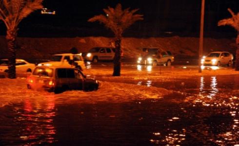 أمطار وسيول تجتاح مناطق بكاليفورنيا