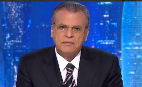 شاهد مذيع بالجزيرة يرتدي الزي السعودي