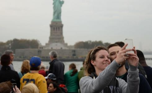 شاهد سائحة اسرائيلية تتعرض للضرب المبرح في نيويورك