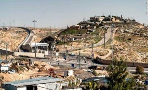 الاحتلال يقيم بنية تحتية بيطا لربط البؤر الاستيطانية بغوش عتصيون