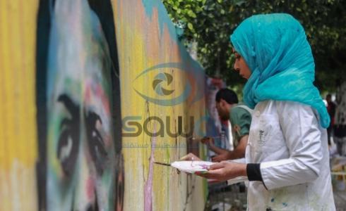 فنانة ترسم 