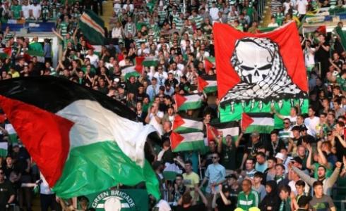 رفع العلم الفلسطيني من جماهير سيلتيك الاسكتلندي -ارشيفية-