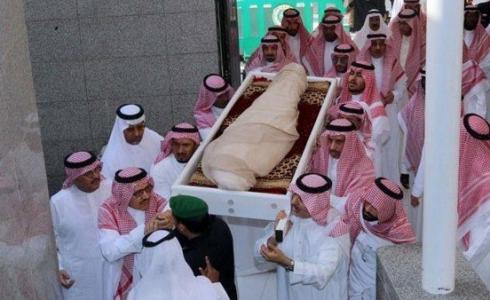 شاهد الصلاة على الفغم في الحرم المكي - سبق