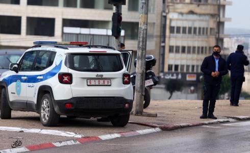 سيارة تابعة للشرطة الفلسطينية في نابلس
